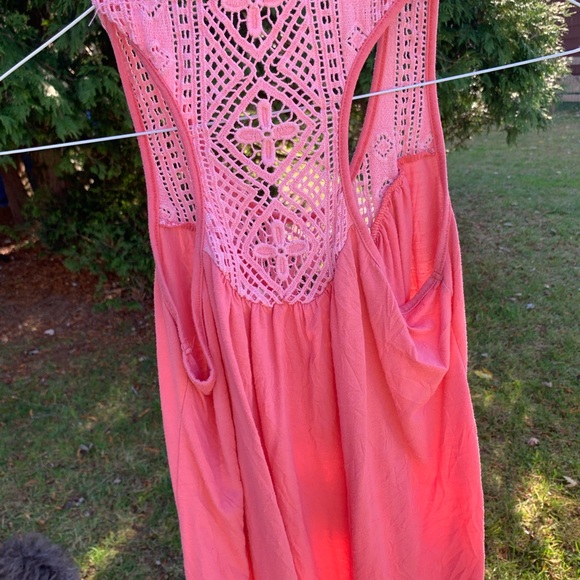 Lush Tank - Picture 5 of 5